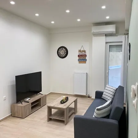Great Alexander Street, Appartement Larissa