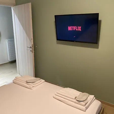 Great Alexander Street, *