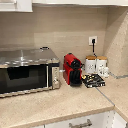 Great Alexander Street, *