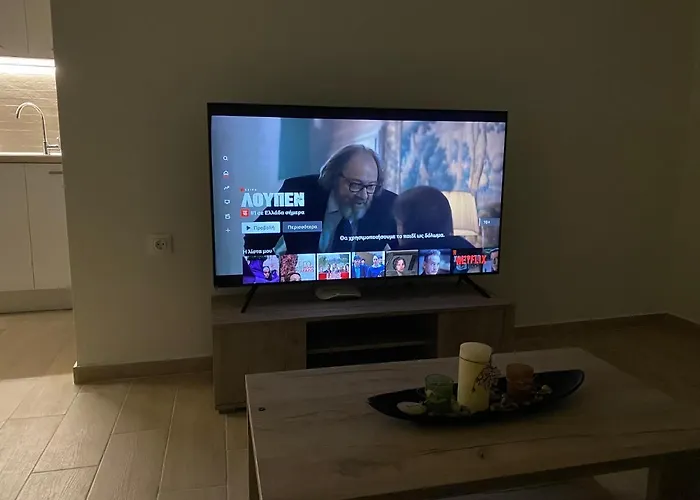 Great Alexander Street, *