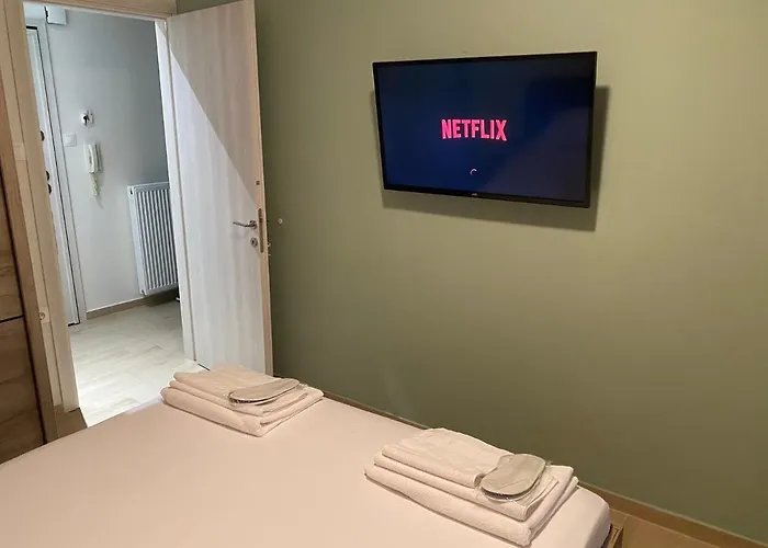 Great Alexander Street, *