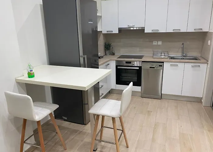 Apartment Great Alexander Street, *